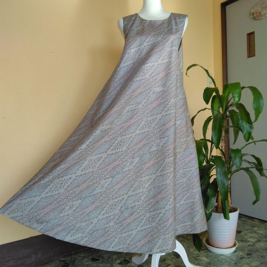 白大島紬着物ら、バイアス仕立てロングフレアーワンピース M寸 - メルカリ