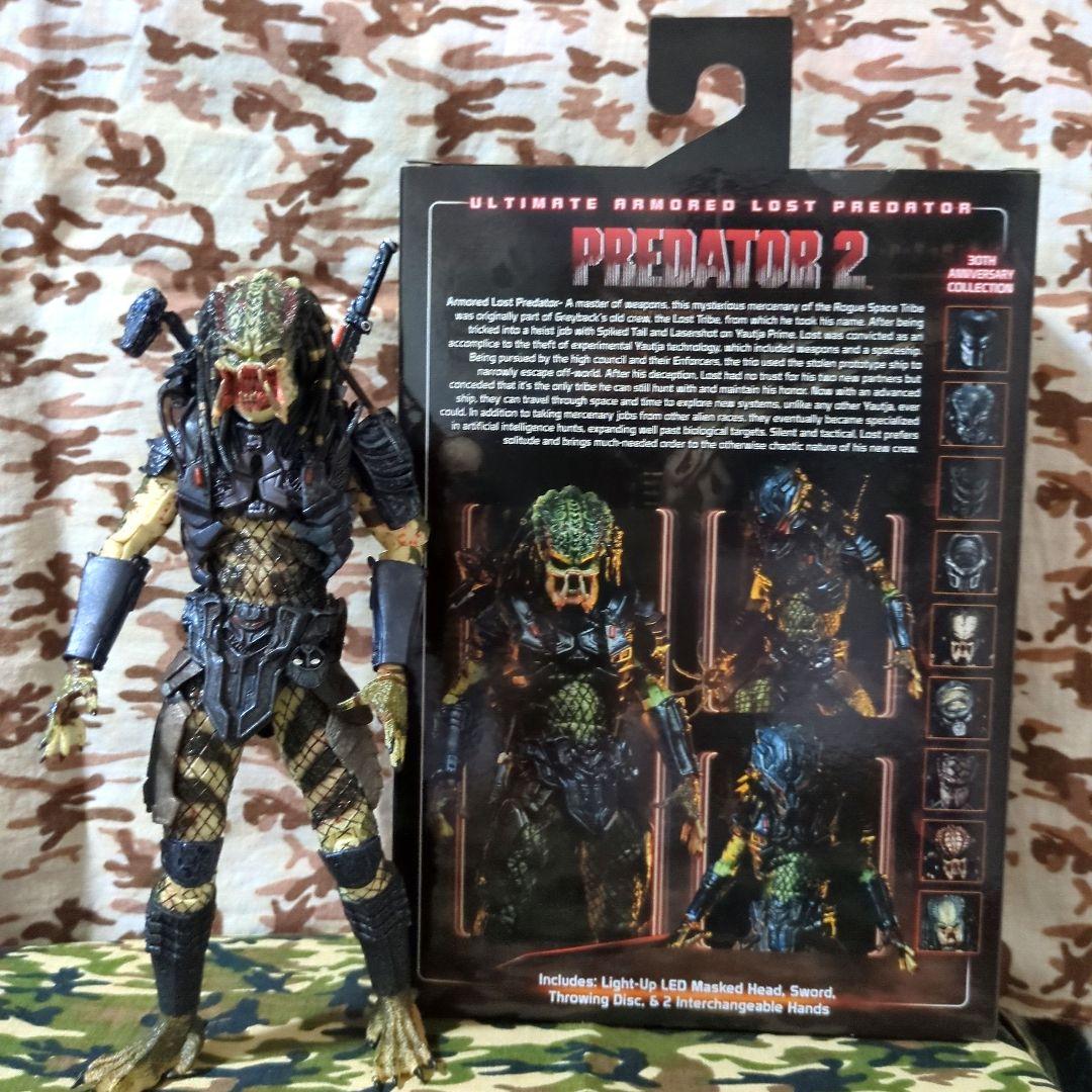 NECA ／アルティメット・アーマードロスト•プレデター《中古開封品》