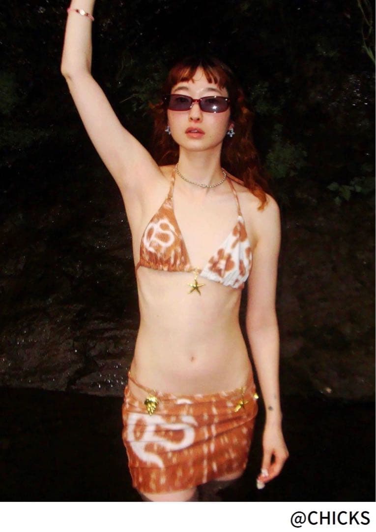 即購可 RoomSERVICE 鹿柄ロゴプリント ビキニy2k Nodress - メルカリ