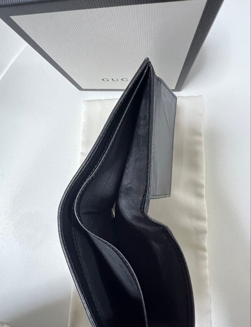 グ*ん様 GUCCI .•二つ折り財布.•スネーク柄.•箱.•保存