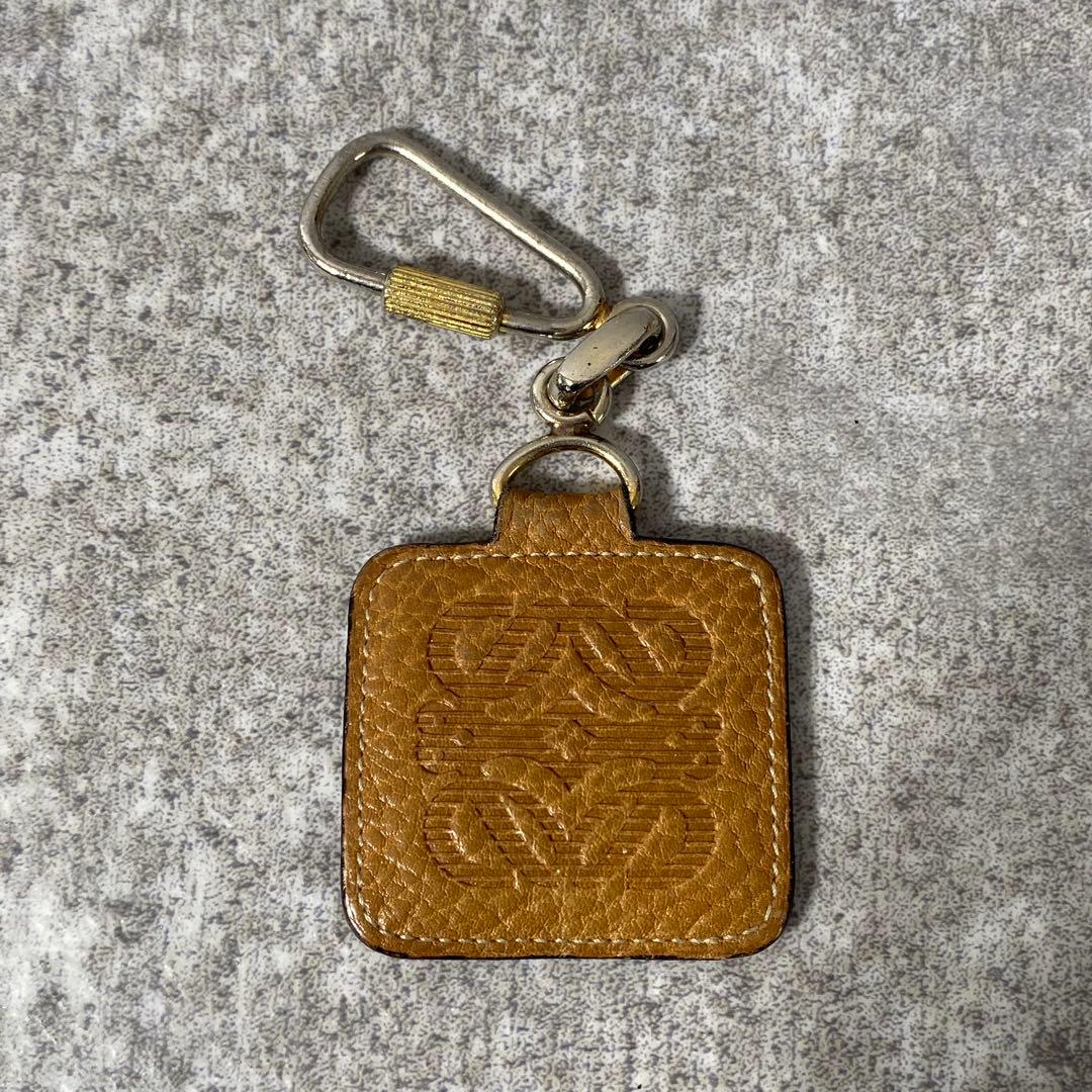 ロエベ LOEWE アナグラム レザー チャーム キーホルダー - メルカリ