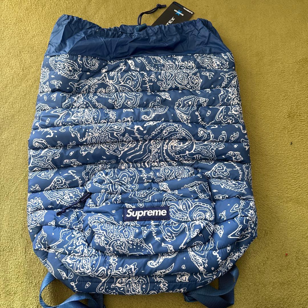 Supreme バンダナ柄 リュックブルー未使用新品 Supreme（ブルー・ネイビー/青色系）のフリマアイテム一覧