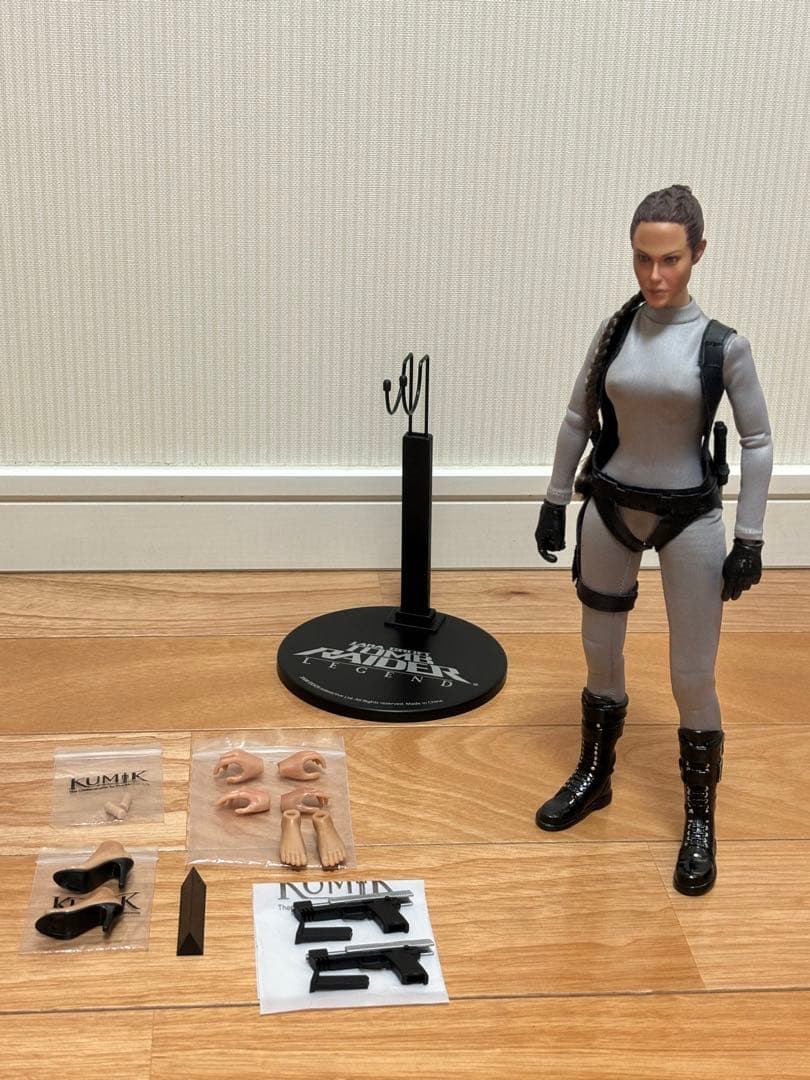 1/6 トゥームレイダー ララ・クロフト フィギュア Amazon.co.jp: 1/6 ララ クロフト アクションフィギュア トゥーム