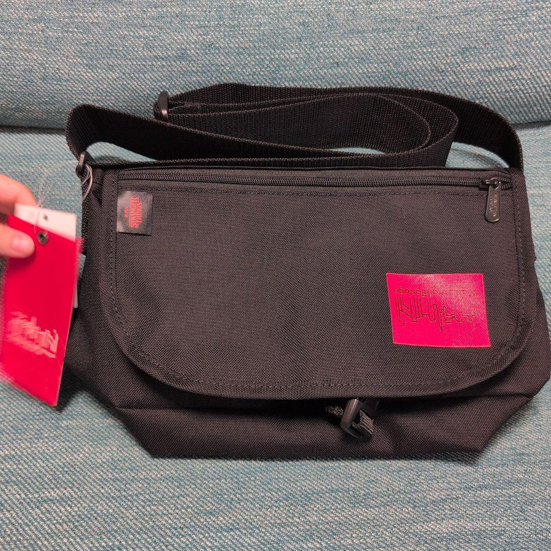 【ストレンジャーシングスコラボ★】マンハッタンポーテージ ショルダーバッグ ストレンジャーシングスコラボバックのレビュー | TikTok