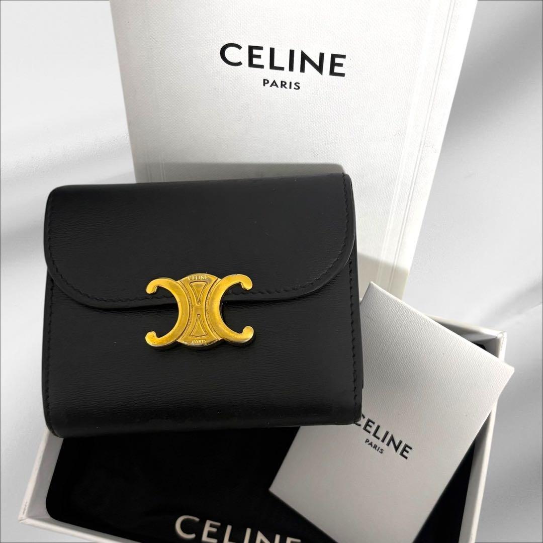 美品✨ CELINE セリーヌ トリオンフ ブラック レザー 三つ折り 財布 CELINE（セリーヌ） 折財布 レディース ファイン ストラップ