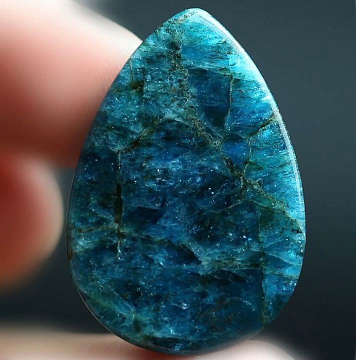 ☆天然石49.8C☆ナチュラル クリア アパタイト☆深海の様な青☆キラキラ