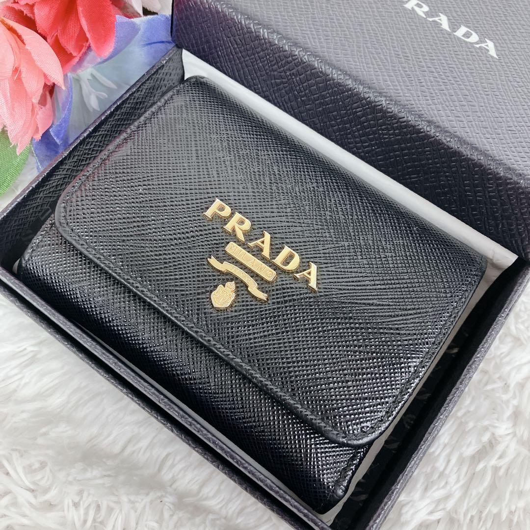 asm ✨PRADA 三つ折り財布 サフィアーノ レザー バイカラー 国内直営 **PRADA** サフィアーノマルチカラー 三つ折り財布 (PRADA