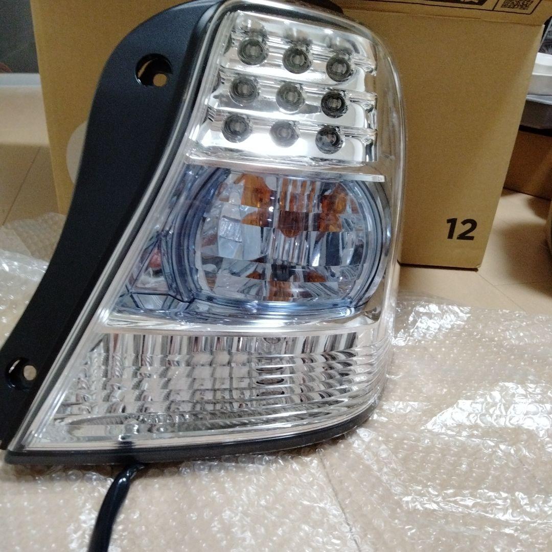 新品同様！トヨタ サイ SAI AZK10 テールレンズ右 KOITO75-12 - メルカリ