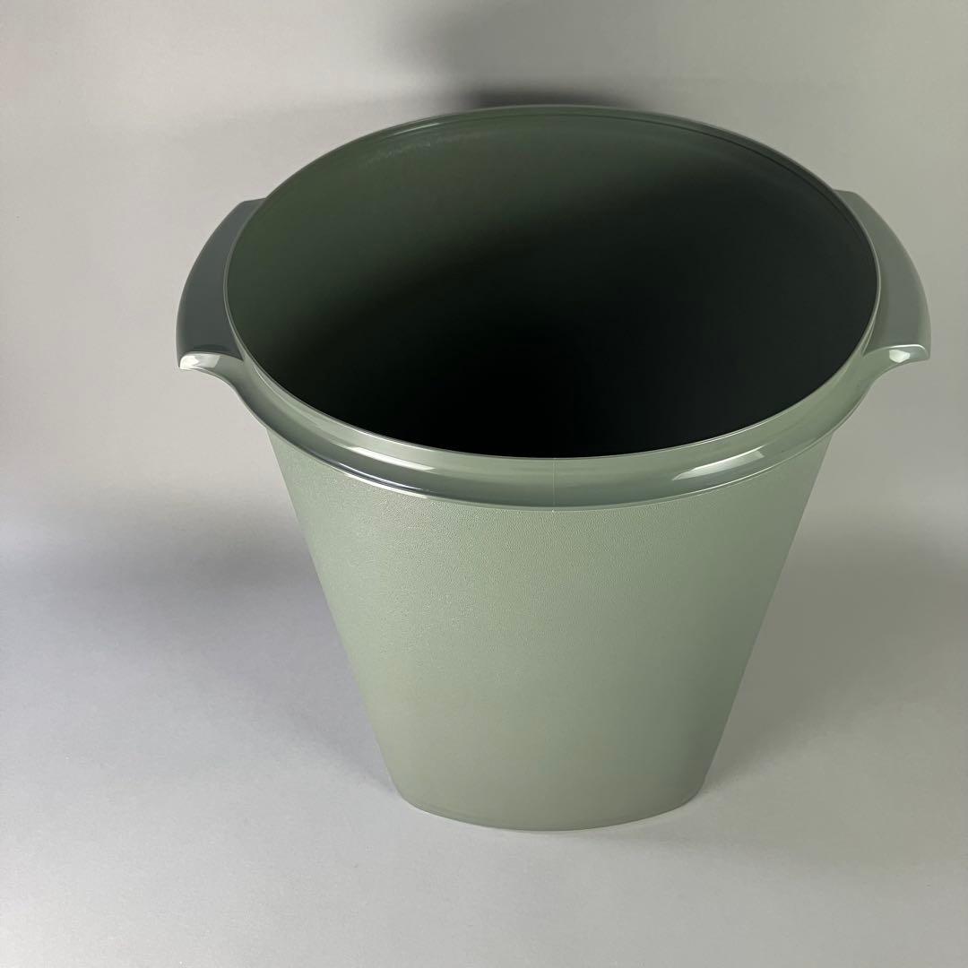 タッパーウェア マキシクイーンデコレーター(11000ml) 本体のみ - メルカリ