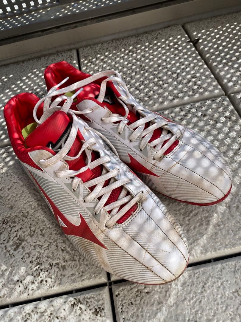 野球 スパイク ホワイト/レッド シューズケース付 - メルカリ