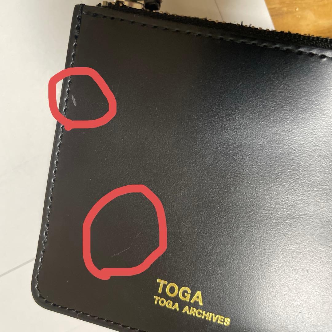 TOGA PULLA 二つ折り財布 黒 ショルダータイプ トーガ 箱付き - メルカリ