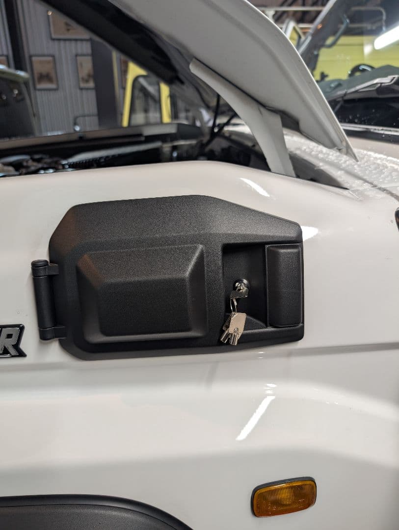 タ*ト様 ランクル70再再販(GDJ76W) 尿素リッドカバー 鍵付き加工 m66979080287_1.jpg?1771920070