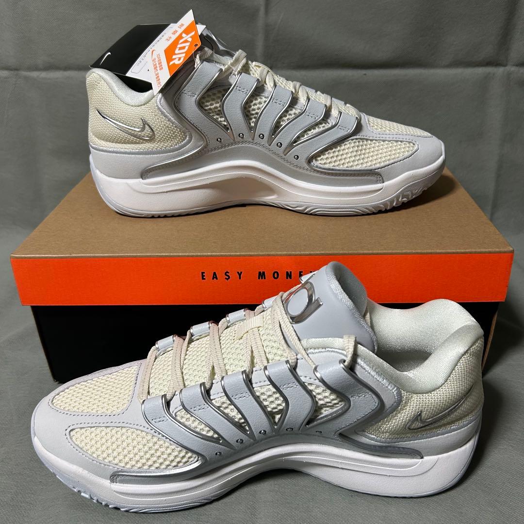 ナイキ KD18 グレー ホワイト シルバー ケビンデュラント バッシュ 白