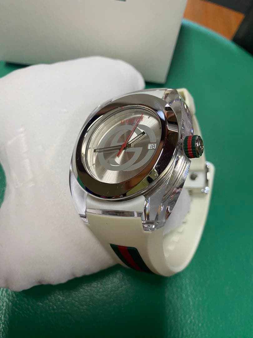 グッチ 腕時計 SYNCインターロッキングG シェリーライン 白色 ユニセックス