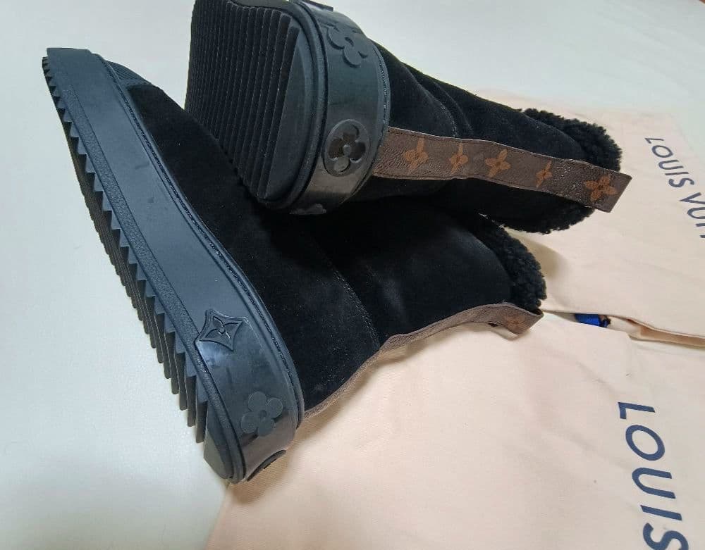 美品 Louis Vuitton ブリージーライン ムートン ブーツ 38 黒