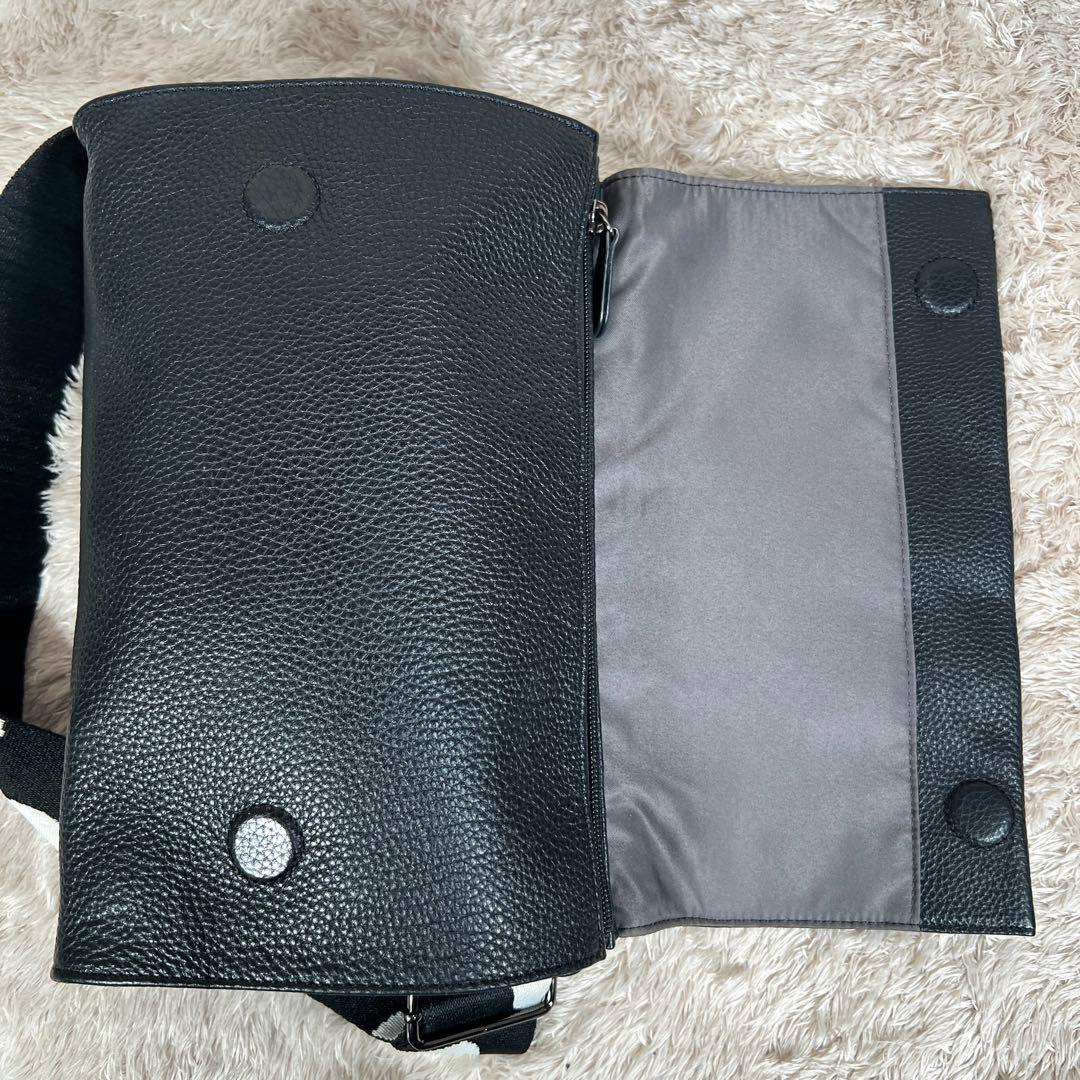 イアパピヨネ 柄ワイドテープショルダーバッグ ダルメシアン ボディ