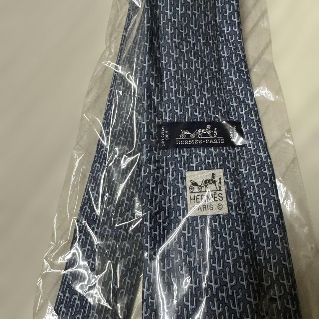 未使用 エルメス HERMES ネクタイ 中古・古着通販】HERMES (エルメス) ネクタイ ネイビー×レッド サイズ