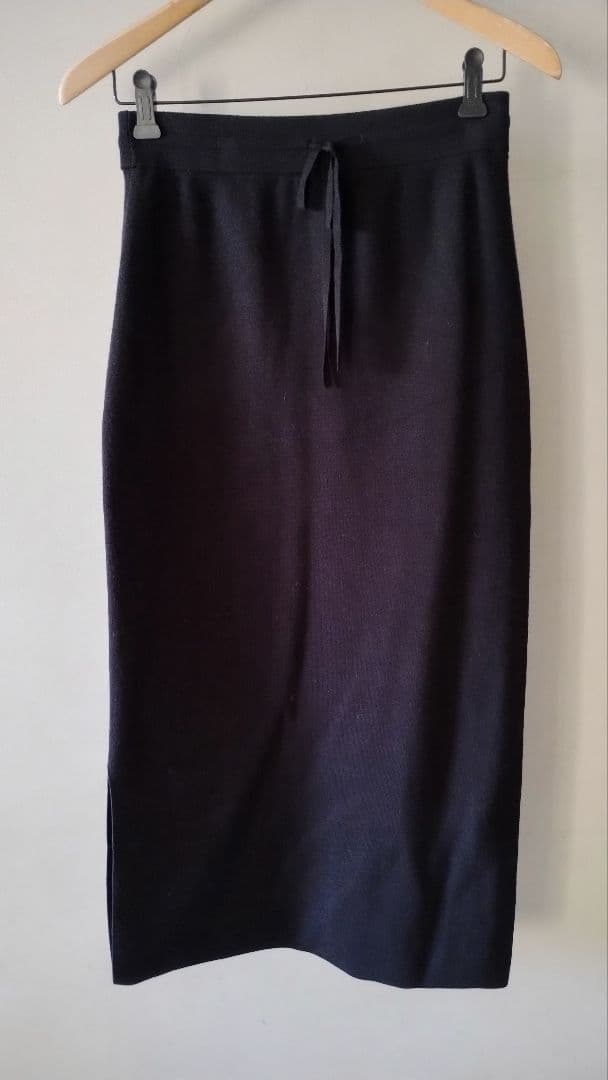 C6925 タートルニット×ニットスカートコーデ - メルカリ