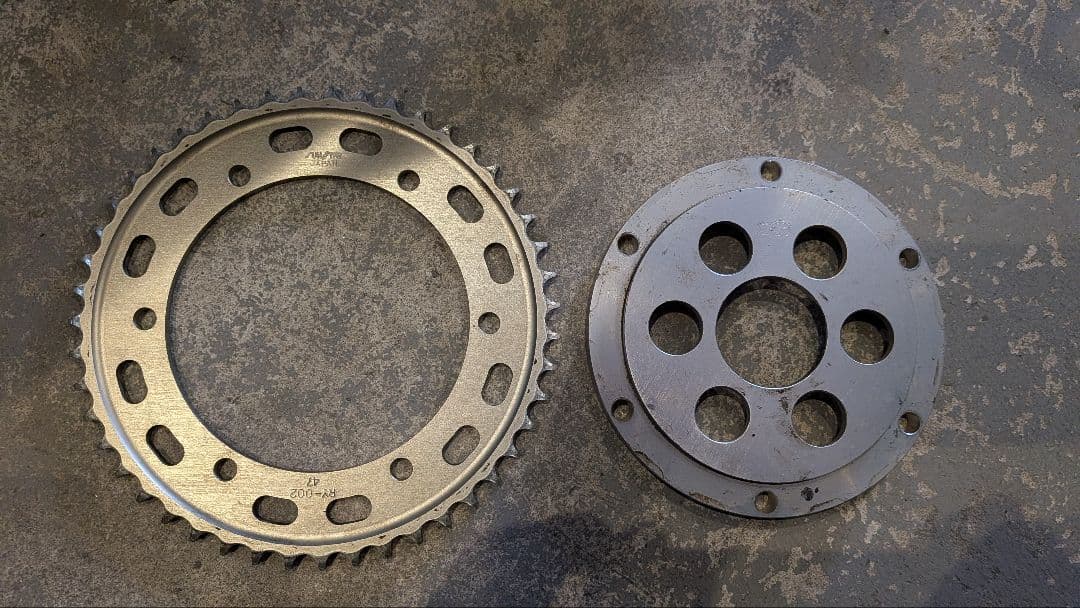 47丁　スプロケット　サンスター　XAM xt250x セロー250 Amazon | サンスター(SUNSTAR) フロントスプロケット 品番235-16(428