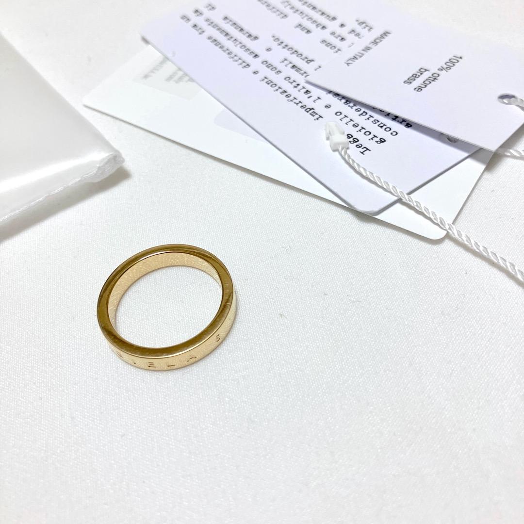 新品 5 マルジェラ MM6 23aw ブランドロゴリング 金 薄型 17193 - メルカリ