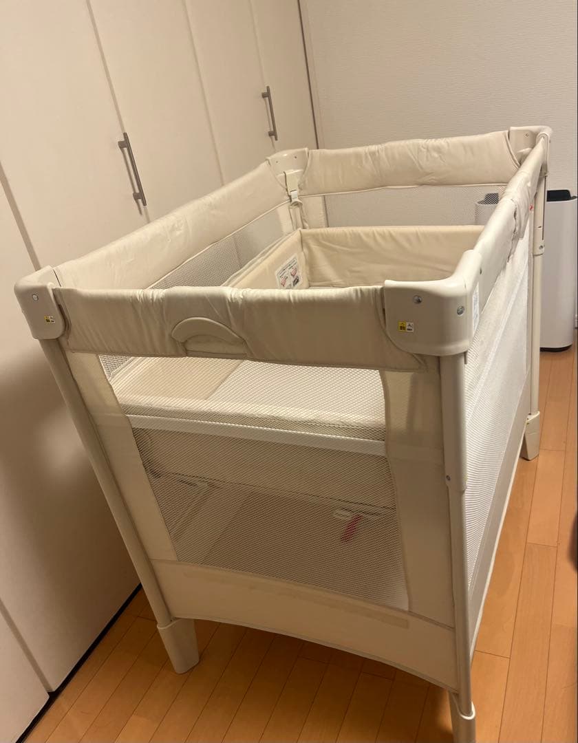 アップリカ ミニベビーベッド ココネル エアー ミルクホワイト - メルカリ