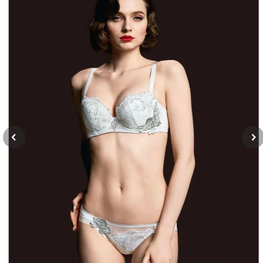 サルート 女優ブラ C70 新品 白 ワコール - メルカリ