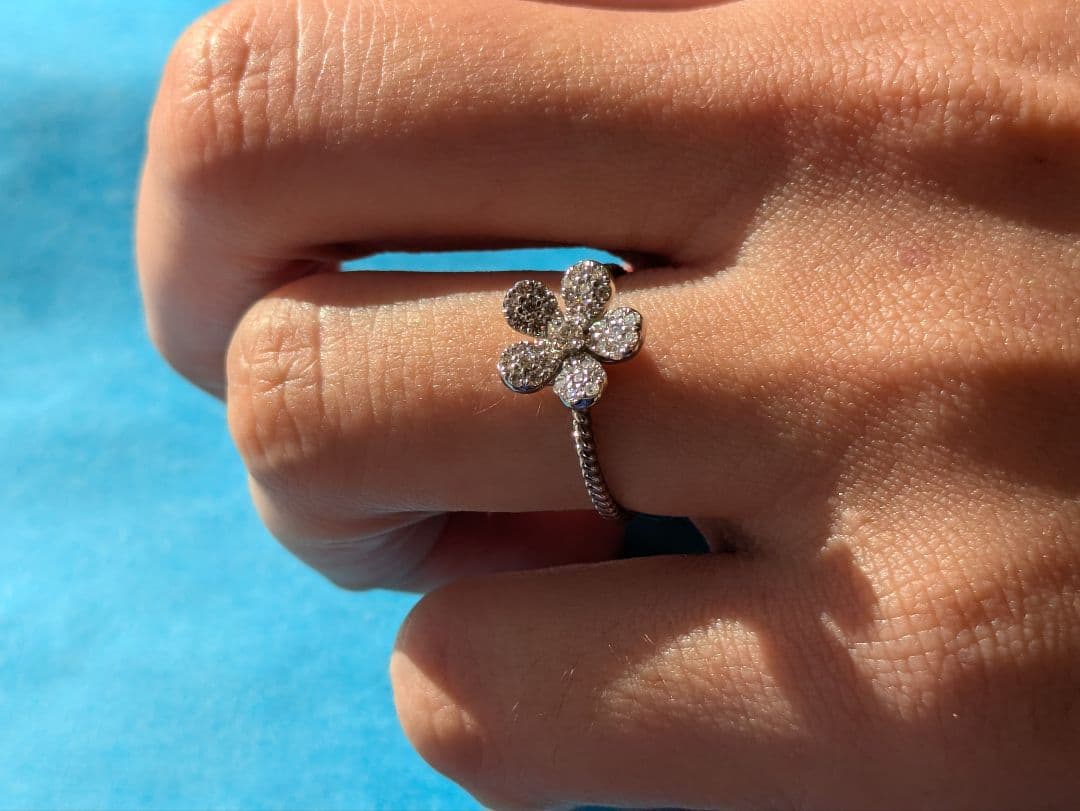 【新品】フラワー　H＆Cダイヤモンドリング　pt950 0.25ct お花リング