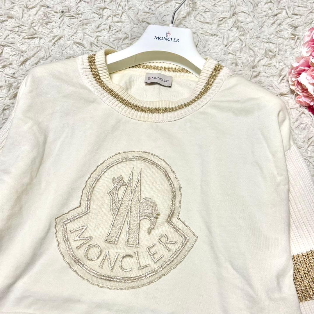 美品】モンクレール ロゴプリント クロップド丈 トレーナー ホワイト