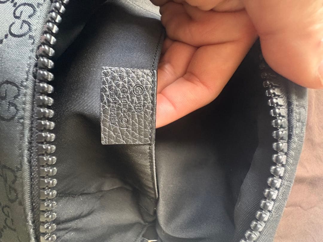 GUCCI グッチ GG キャンバス スリングバッグ ボディバッグ ブラック 黒