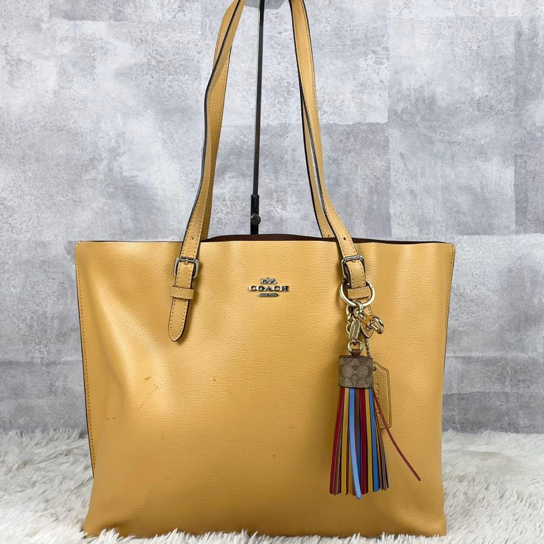 A4可 美品 コーチ レザー トートバッグ モリー タッセル ロゴ金具