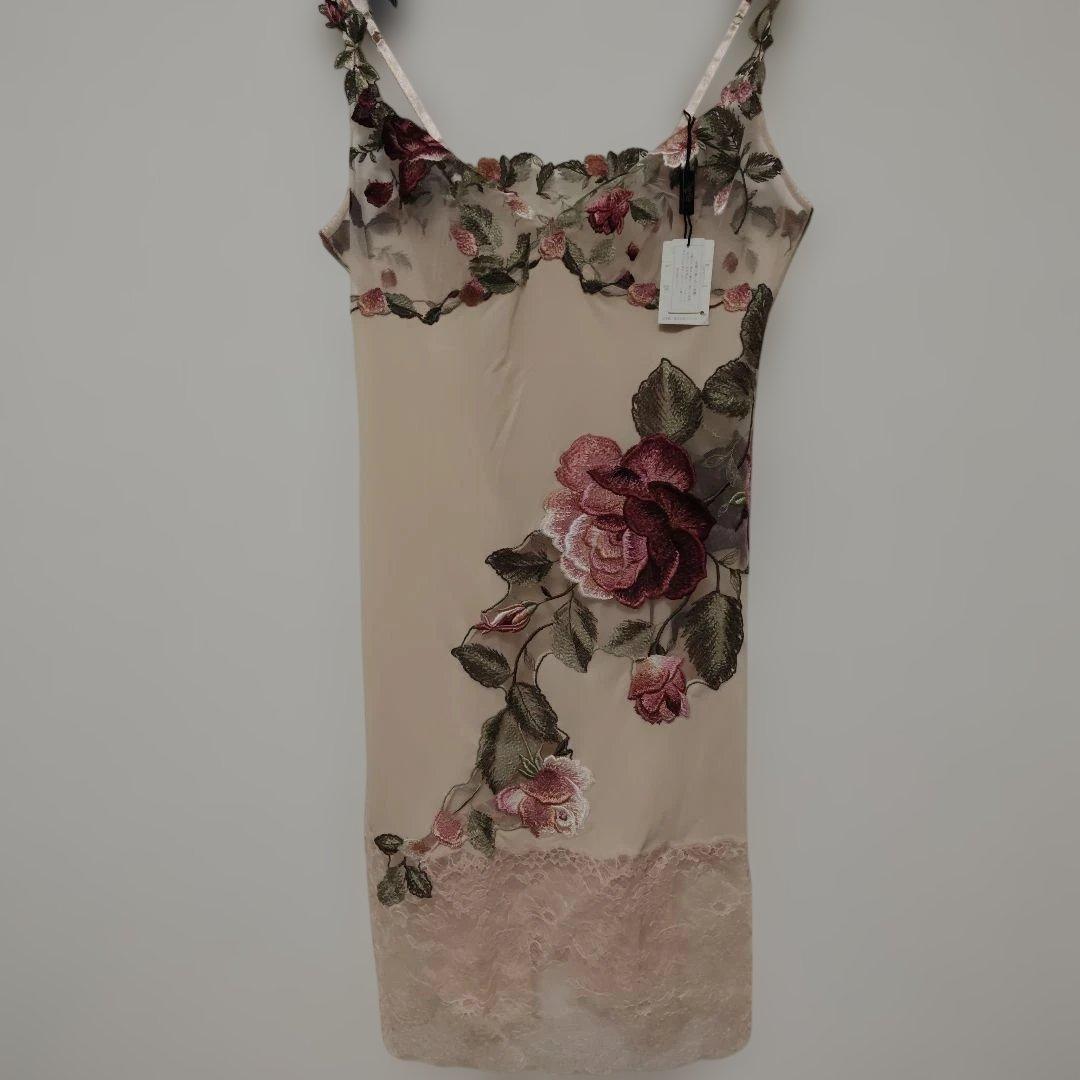 トレフル　花柄刺繍 キャミソール ベージュ85-85新品タグ付き classicalelf（クラシカルエルフ） キャミソール 大人のレイヤード