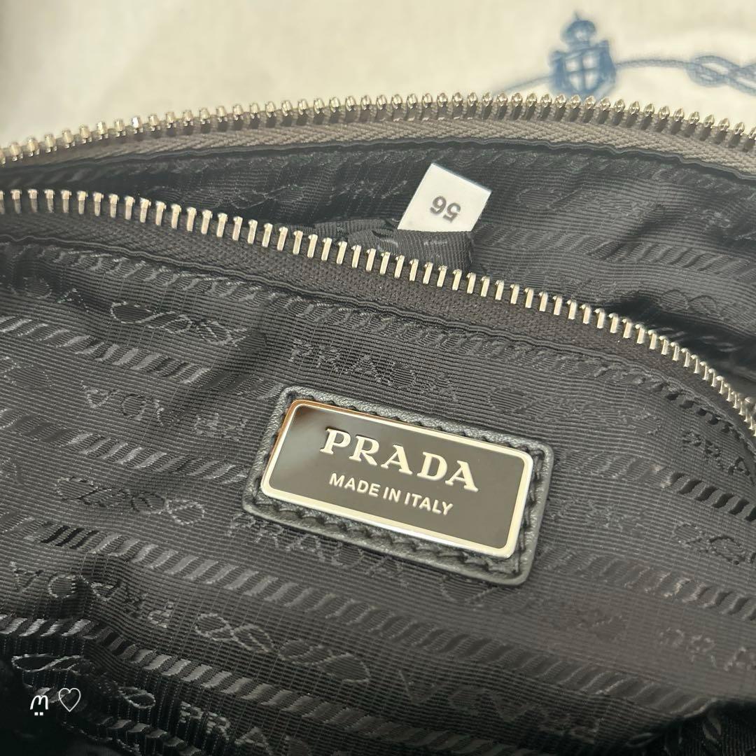 プラダ ヴィッテロダイノレザーロゴショルダーバッグ メッセンジャー