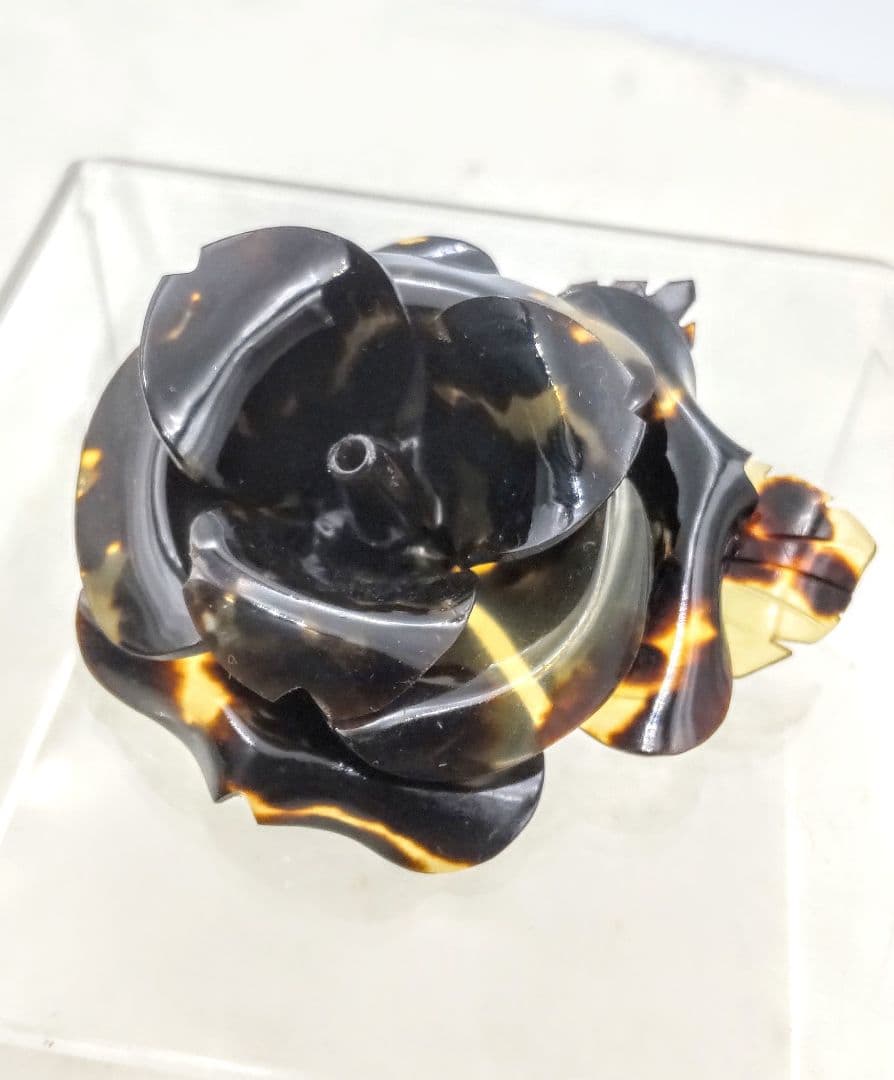 本べっ甲バラ立体ブローチ