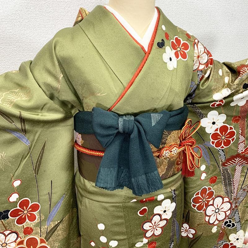 504z17☆振袖 小柄な方にも 金彩 古典柄 松竹梅☆美品 成人式 結婚式