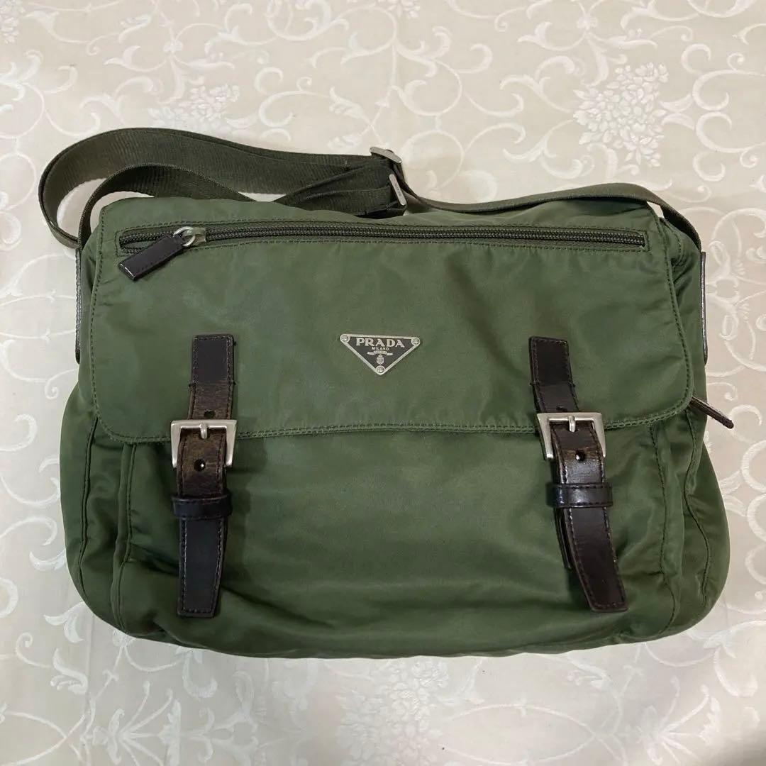 PRADA ショルダーバッグ　カーキ　メッセンジャーバッグ 楽天市場】PRADA プラダ トライアングルロゴ 斜め掛け 肩掛け