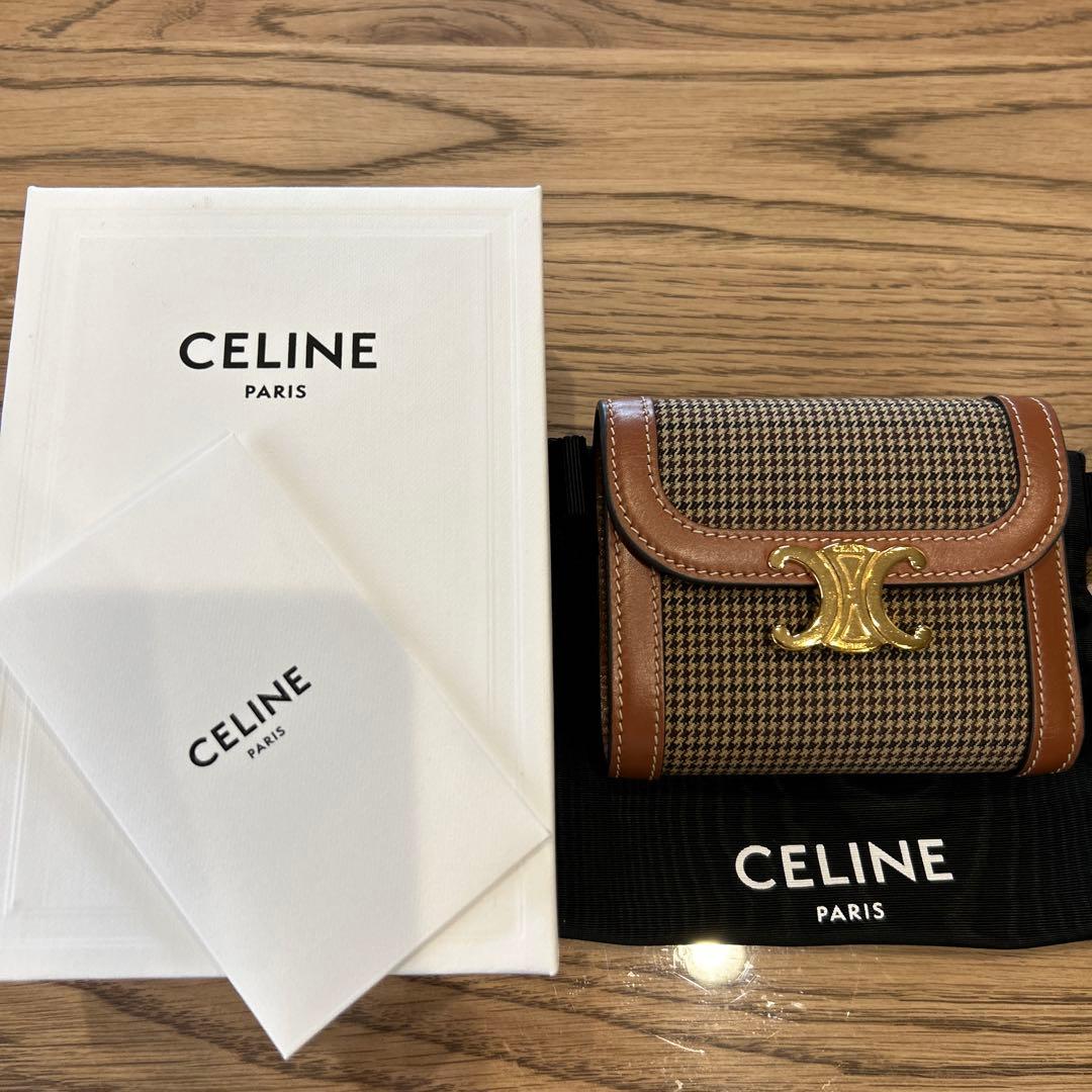 美品✨】CELINE チェック柄 三つ折り財布 - メルカリ