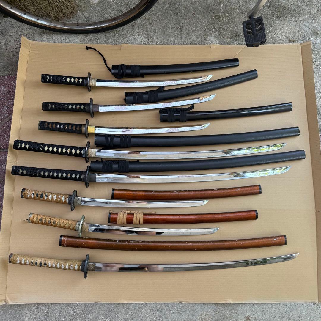 模造刀　8本　模擬刀　刀　和装　コスプレ　侍　サムライ　 日本刀　剣　乱舞　武士 Amazon.co.jp: [COSMEET] 刀剣乱舞 孫六兼元 木製 模造刀 合集 模擬刀