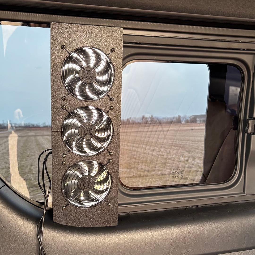 ハイエース 換気扇 3連 4型 〜 USBファン ABS製 常設型 運転席側