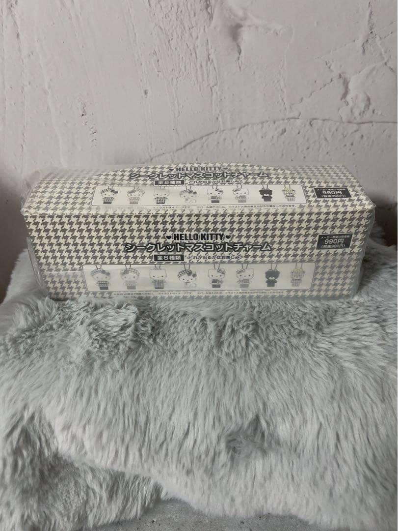 サンリオ ハローキティシークレットマスコットチャームモノクロガーリーふたごコーデ Amazon.co.jp: サンリオ(SANRIO) シークレットマスコットチャーム