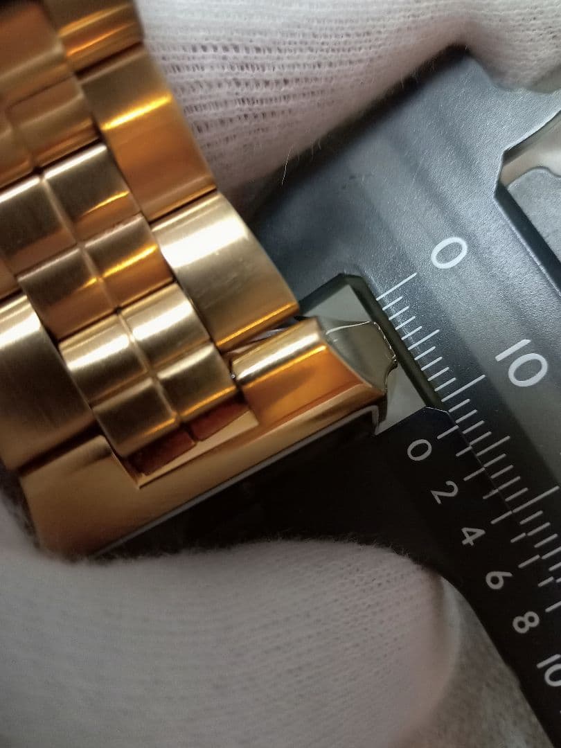 Y*i様 SEIKO5 AUTOMATIC 機械式自動巻 スクエア型 ゴールド - メルカリ