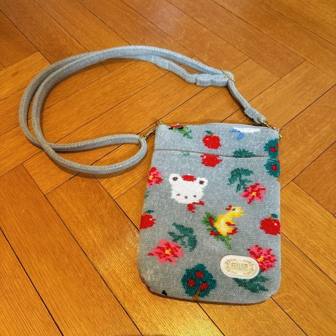 フェイラー✖️ファミリア コラボ ショルダーポーチ 人気コラボレーション企画「FEILER×familiar」第2弾が決定 8月12日