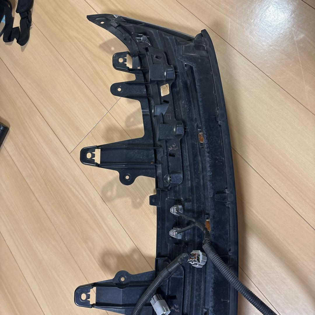 《値下げ》トヨタ　60ハリアー前期　フロントグリル モデリスタ