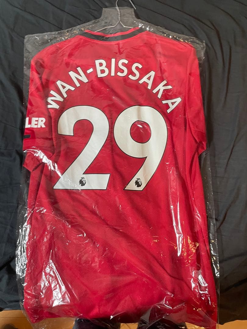 マンチェスターユナイテッド 19-20 ホームユニフォーム ワンビサカ