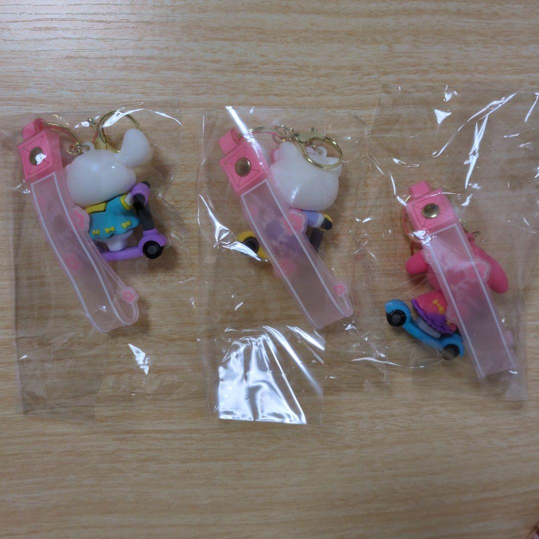 ハローキティ.マイメロディ .シナモンロール キーホルダーセット