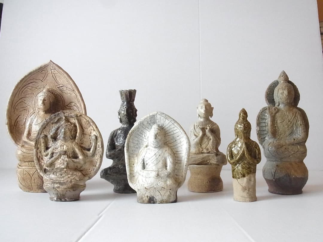 小嶋亜創『粉引陶仏』初期伊万里 李朝 古唐津 黒高麗 オンギ くらわん