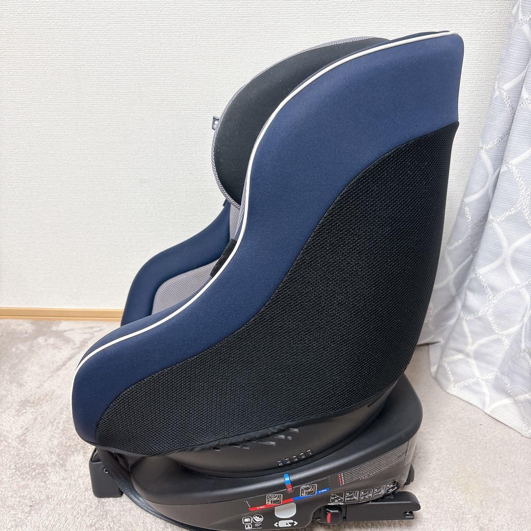 チャイルドシート Joieアーク360°（ブラック&ネイビー） ISOFIX - メルカリ