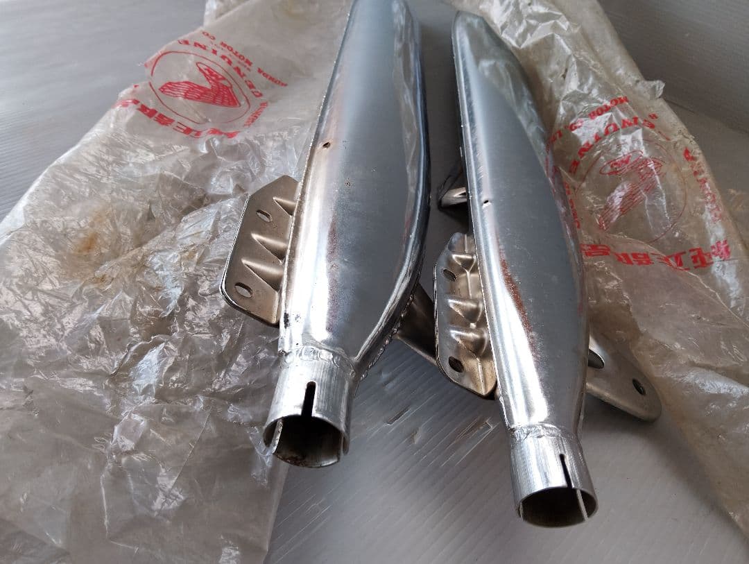 ホンダ 純正部品マフラー2個セット MADE IN JAPAN(あ18) - メルカリ