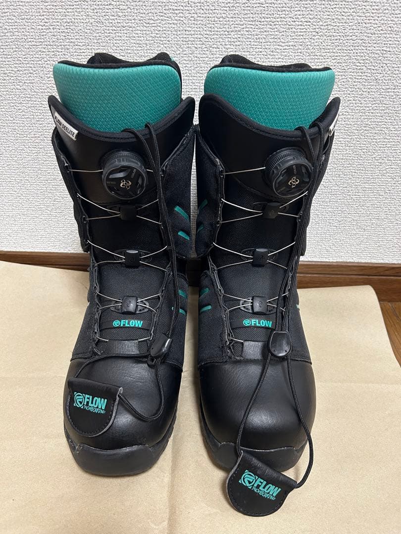 FLOW スノーボードブーツ 女性用 ブラック/ターコイズ FLOW スノーボードブーツ 女性用 ブラック/ターコイズ フロー