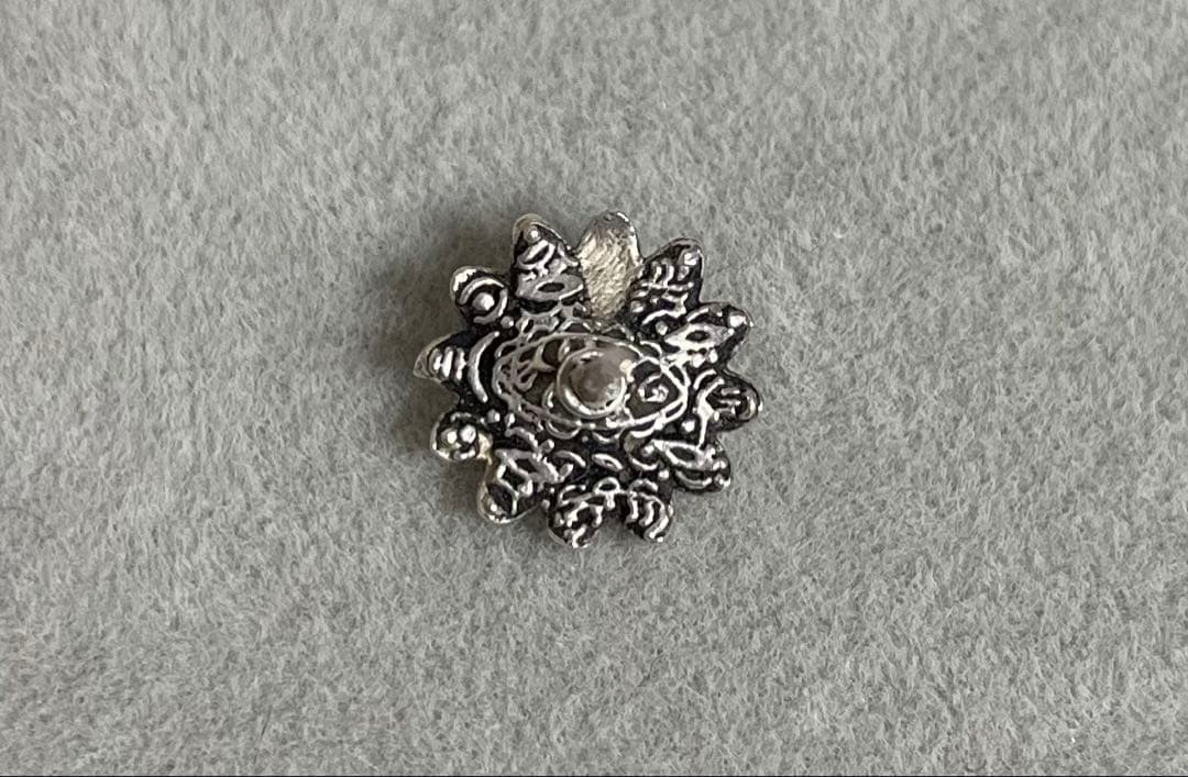 GUCCI フラワーモチーフピアス 片耳 - メルカリ