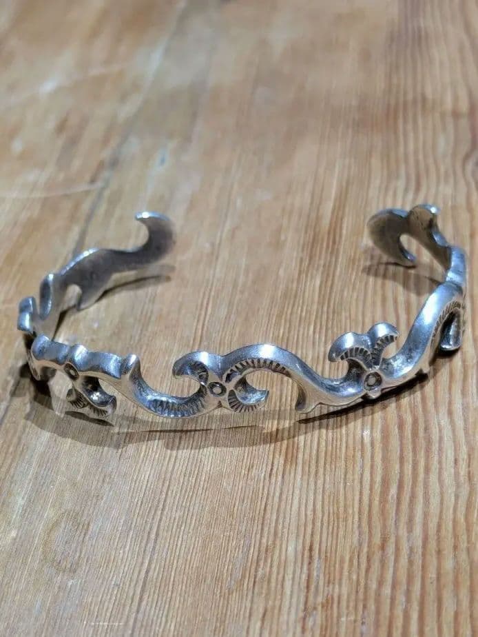 ナバホ　サンドキャスト　バングル indian jewery】インディアンジュエリーナバホ族 サンドキャスト